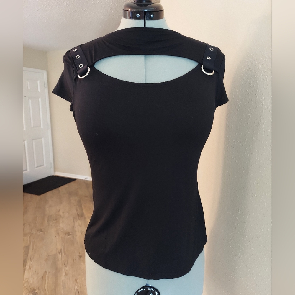 EUC Killstar Zara keyhole top sz L